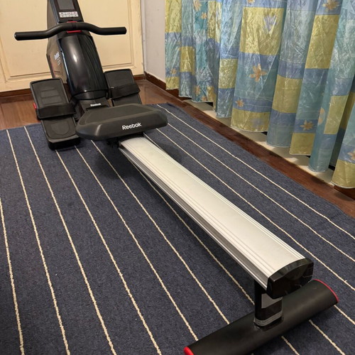 Reebok One rowing machine like new
