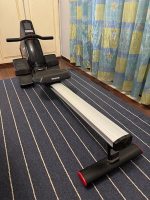 Reebok One rowing machine like new
