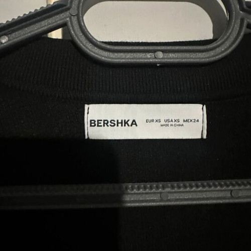 Bershka black dress with V like new XS