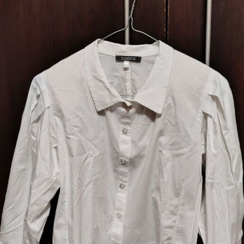 Benissimo crop shirt with balloon sleeve, pleats and pads like new