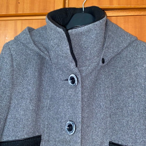 Women's coat used gray with black knitted details