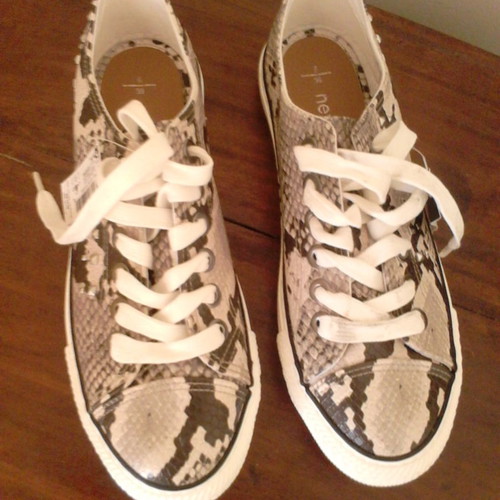 Next sneakers new with snake print, sizes 39-40, colorful sports shoes