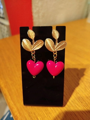 Handmade earrings new with gold leaves and red hearts