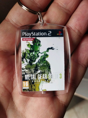 Metal Gear Solid 3 Snake Eater PlayStation 2 PS2 keychain new