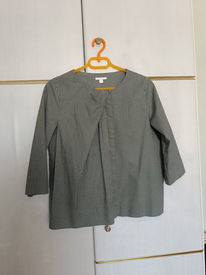 COS shirt like new with pleats and hidden buttons, white and grey, XL