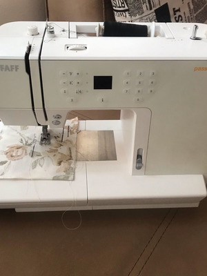 Pfaff Passport 3.0 sewing machine used with extra feet and full set