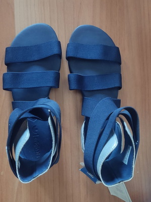 Vintage Adidas Originals Gladiator Sandals new, size US 6, blue silver