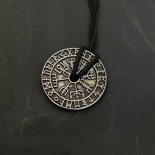 Vegvisir pendant with Scandinavian runes like new