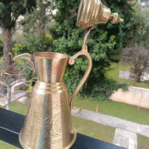 Traditional Arabic Dallah coffee pot vintage like new