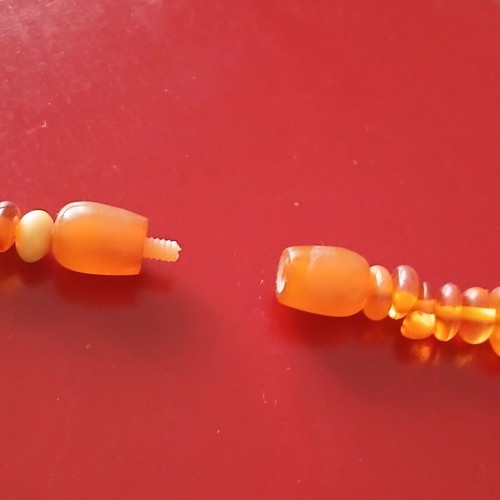 Necklace with genuine amber 45 cm like new