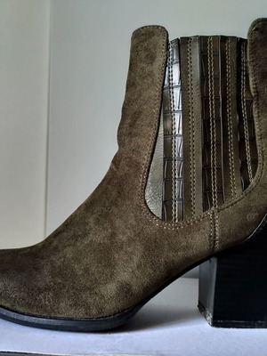 Super Mode ankle boots size 41 like new, olive with black