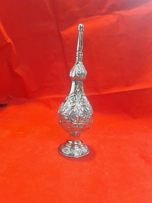Bronze sprinkler in excellent condition