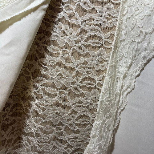 Women's white kimono jacket with lace, like new, size 42