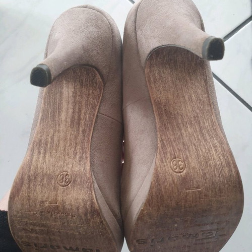 Tamaris pumps like new, size 38
