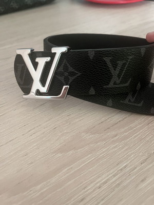Ζώνη Louis Vuitton σαν καινούργια, μαύρη, μεγέθη 120 και 130