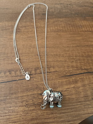 Alexi Andrioti Accessories Necklace with 3D Elephant, like new, silver