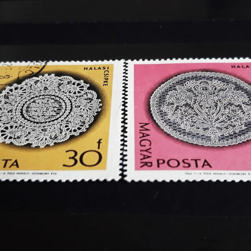 Σφραγίδες Halasi Csipke Lace Ουγγαρία 1964 σαν καινούργιες, ανάγλυφη υφή (2 τεμ.)