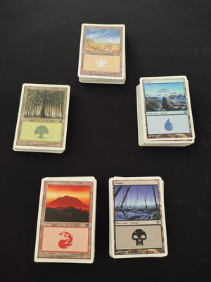 Basic Lands Lot A Magic: The Gathering cards used, 150 from 6th-10th edition