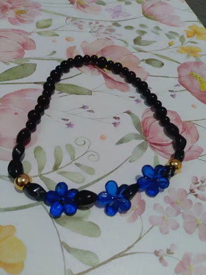Stylish handmade necklace, single piece, black and gold