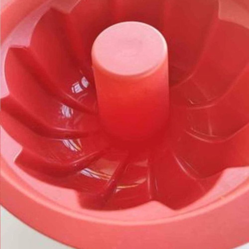 Tupperware Silicone Cake Mold Gugelhupf like new