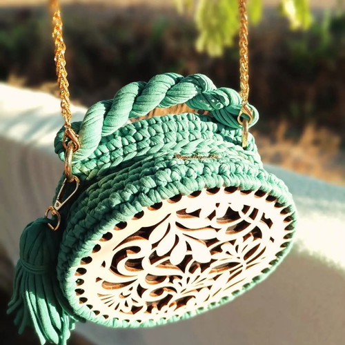Wooden knitted crossbody bag turquoise new with golden details