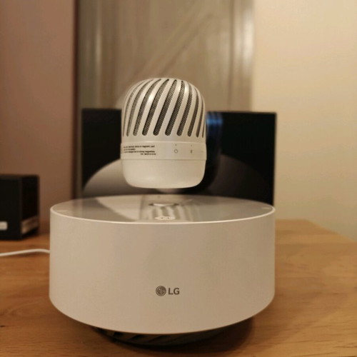 LG PJ9 Portable Speaker New Bluetooth 360° with Subwoofer