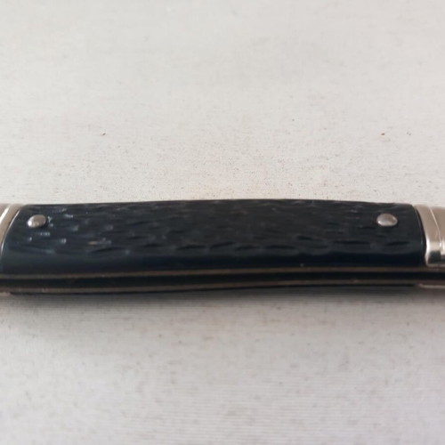 Okapi German pocket knife used with blade oxidation