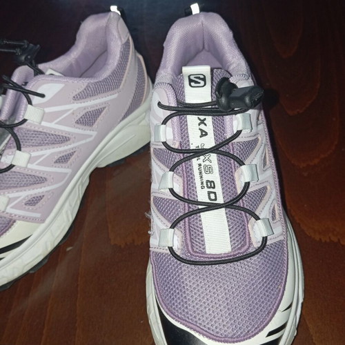 Athletic shoes size 38 with good support