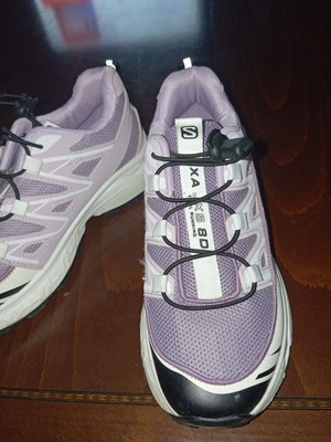 Athletic shoes size 38 with good support
