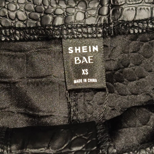 Leather Crocodile High-Waisted Shorts Shein like new, XS, black