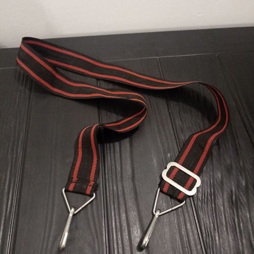 Adjustable fabric shoulder strap 95cm, black with red stripes