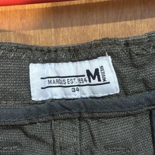 Marcus men's khaki bermuda shorts size 34 like new