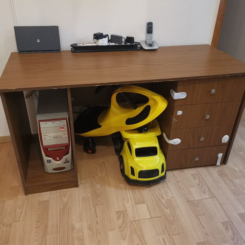 Desk 145x60 cm with 4 drawers and computer stand