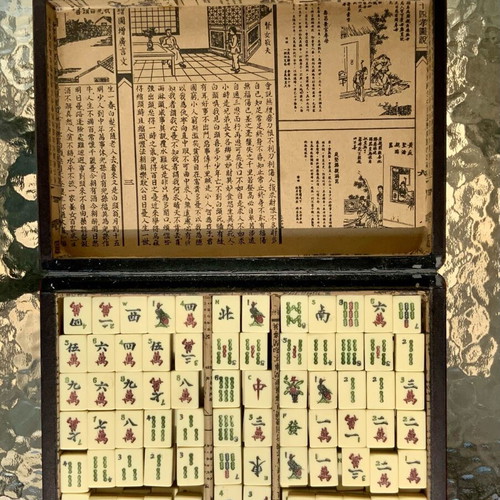 Mahjong complete set vintage style with ornate box and English guide