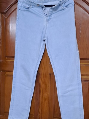 Stradivarius Light Wash Mom Jeans size 38 like new, 100% cotton