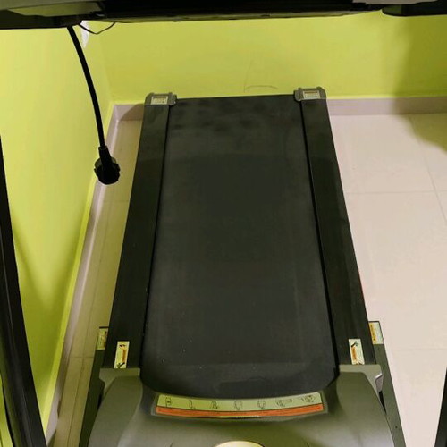 X Fit 101 Treadmill 2.5hp like new