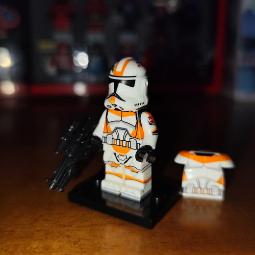 Waxer Star Wars Lego minifigure with blaster and armor