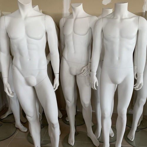 Used male display mannequins, Italian and Spanish