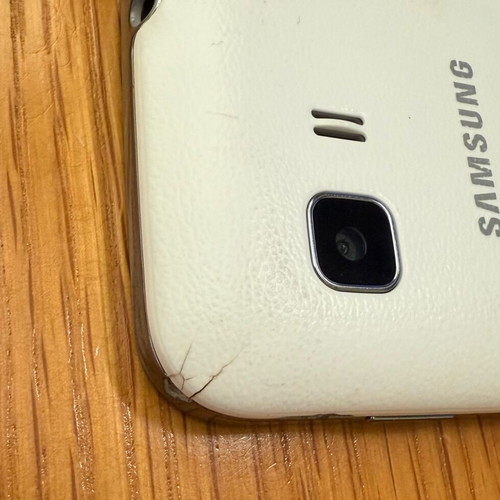 Samsung Galaxy Young 2 like new smartphone with box and charger