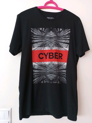 Men's black T-shirt with print