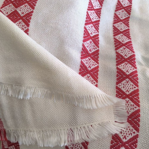 Tablecloth with embroidery new, size 140x100 cm
