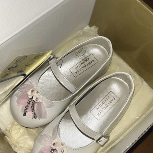 Babywalker shoes for girl size 21 white and silver new with tag