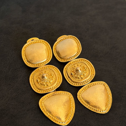 Vintage clips earrings like new, gold-colored