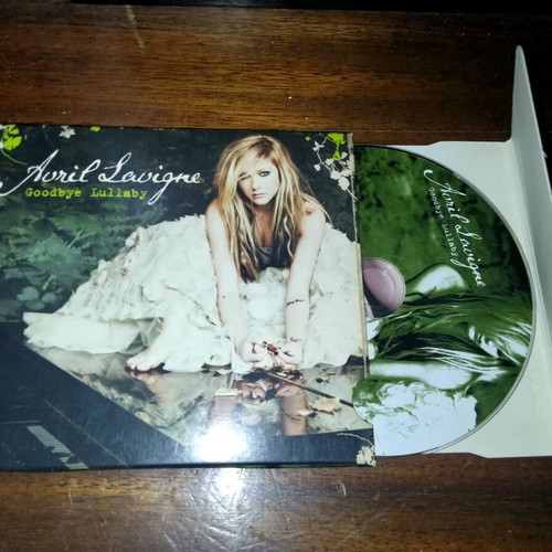 Avril Lavigne Goodbye Lullaby CD used, rock