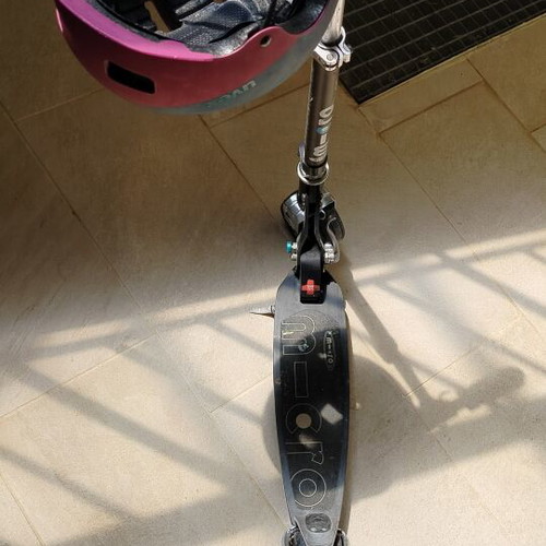Scooter and helmet like new