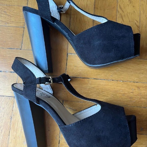 Black sandals size 38 like new, heel height 13 cm, platform 4 cm