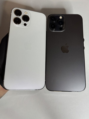 Iphone 13 Pro Max σαν καινούργιο, 128GB, άσπρο και μαύρο, 2 κομμάτια