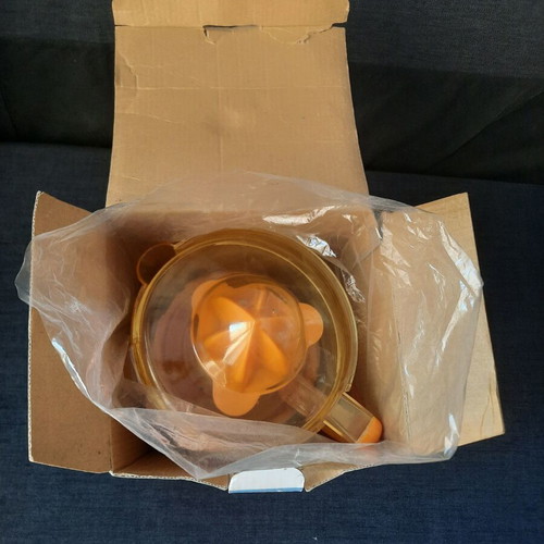 Fulton Electric Juicer like new, 1 liter capacity, dual direction