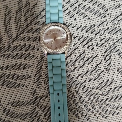 Guess women's watch like new, stainless steel case with crystals