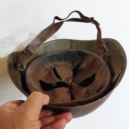 Greek helmet 1940 used, complete